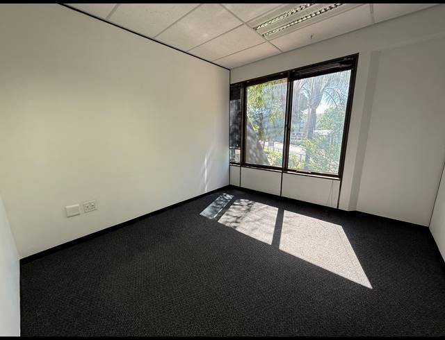 224M² OFFICE TO LET IN PARKTOWN